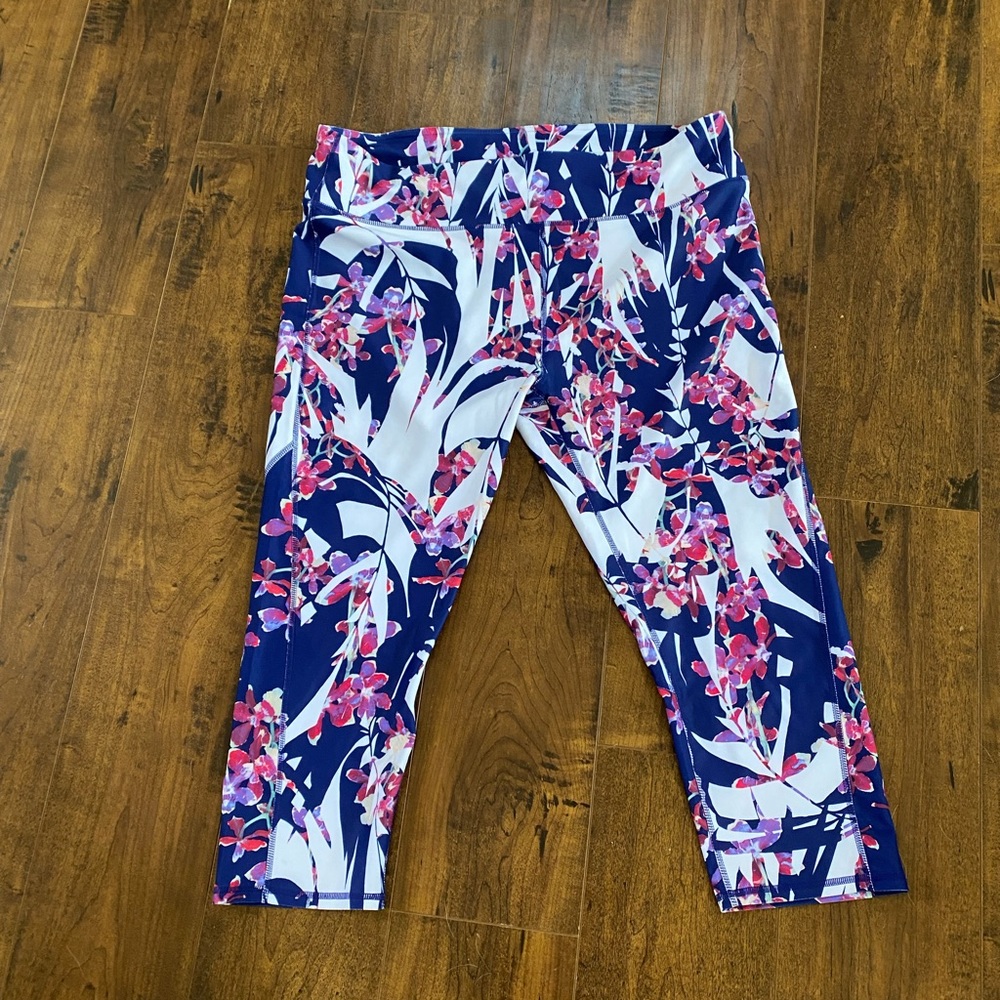 Fabletics High Rise Floral Capris XXL